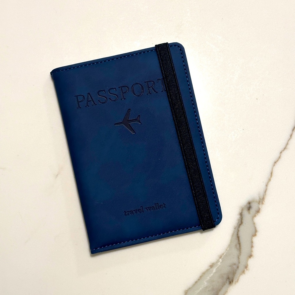 PU Leather Card Wallet Passport Pouch, RFID Blocking Passport Holder For Travel